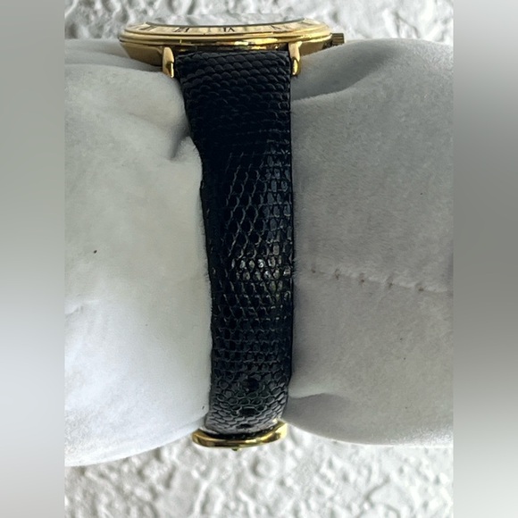 GUCCI vintage 3000.2.L Gucci ladies Watch - Picture 6 of 13